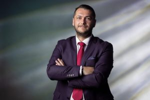 Armele automate și dilemele etice ale inteligenței artificiale în război, explicate de Bogdan Steriopol